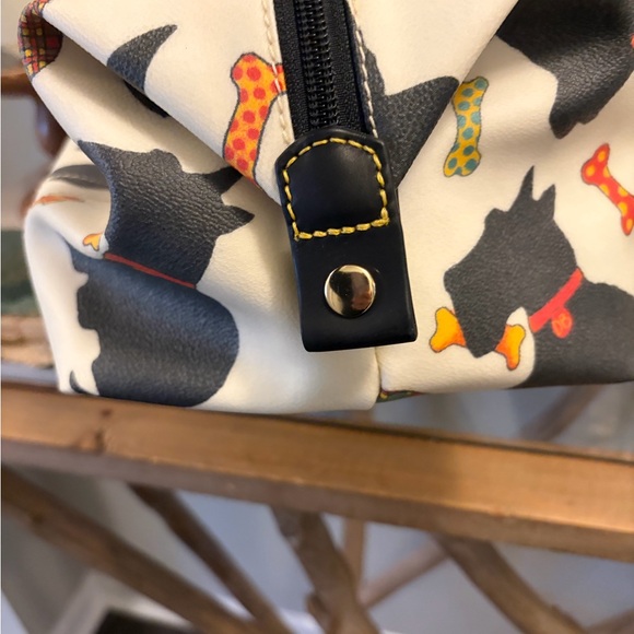 Dooney and Bourke 2009 Scottie Dog Bag. Tartan inside. NWOT. - Picture 5 of 13